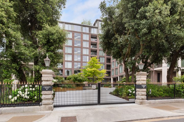 17 The Nicholson, Lansdowne Place, Ballsbridge, Dublin