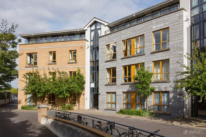 4 Friarsland Crescent, Roebuck Road, Clonskeagh, Dublin 14, D14VE48