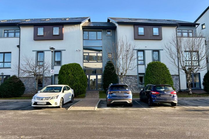 19 The Plaza, Central Park, Carrick-on-Shannon, Co. Leitrim, N41WY03
