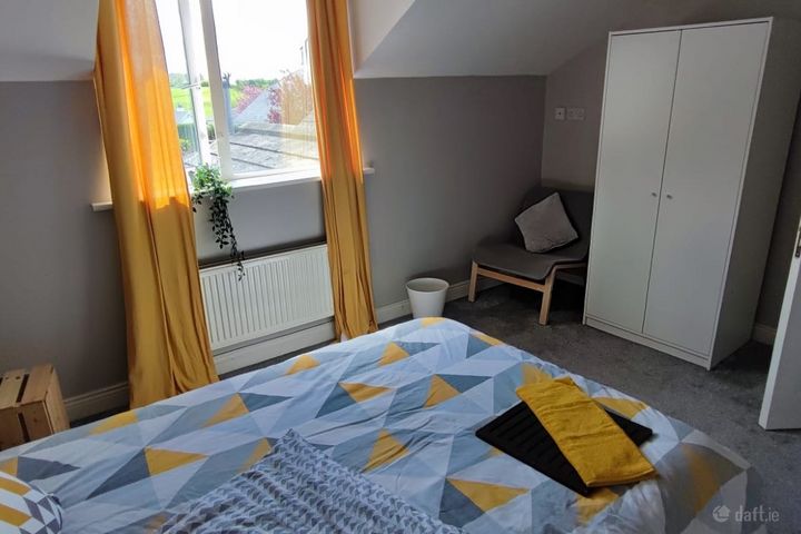 Newly Refurbished House, 12 minutes from Navan, Kentstown, Co. Meath