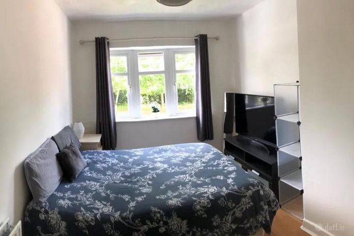 Clonmellon grove , Donaghmede, Dublin 13