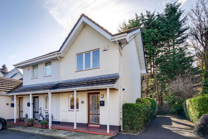 8 Heathfield, Monkstown Rd, Monkstown, Dublin