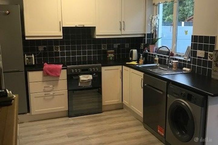 58 Ros Caoin, Roscam, Galway, Roscam, Co. Galway