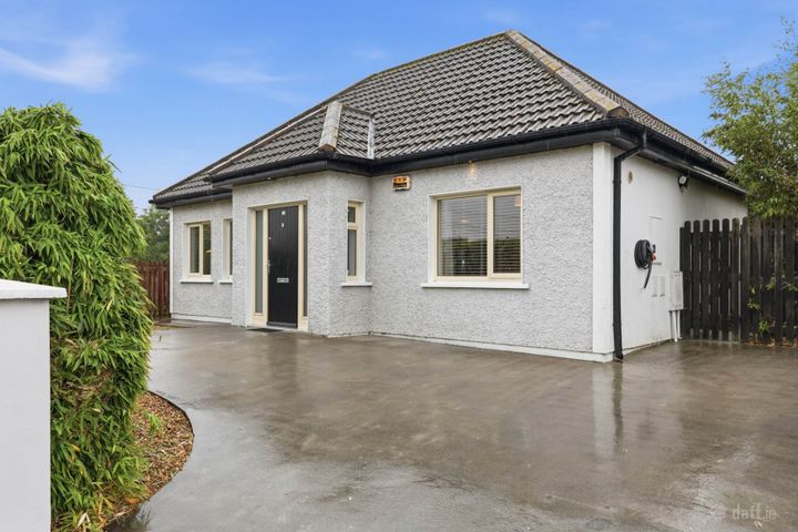 1a Edenmore Gardens, Raheny, Dublin 5, D05KP03
