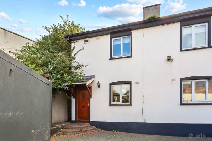 1 Newcourt Mews, New Street, Wicklow Town, County, Co. Wicklow, A67K661