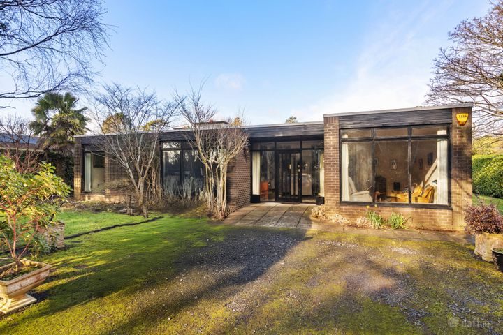 20 Kilteragh Pines, Foxrock, Dublin 18, D18T6P6