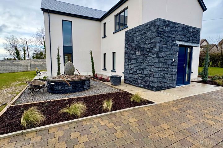 2 Errina Locke, Clonlara, Co. Clare