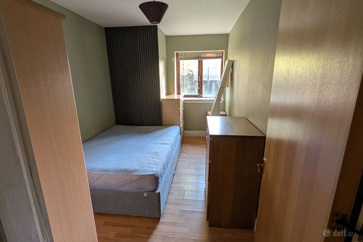 Cúirt Éigis, Ballybane Road, Ballybane, Galway, Merlin, Co. Galway
