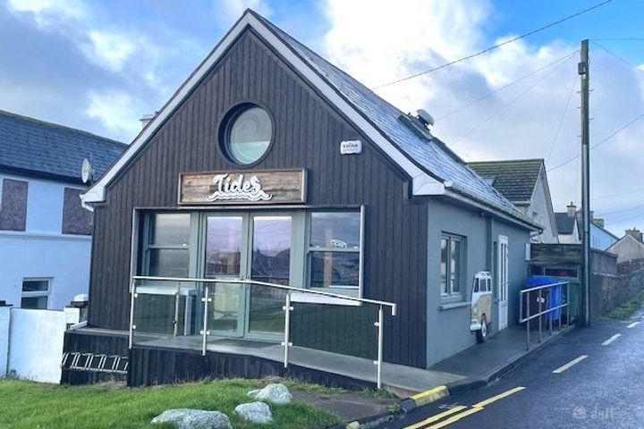 Tides, The Green, Ballyheigue, Co. Kerry, V92PY5P