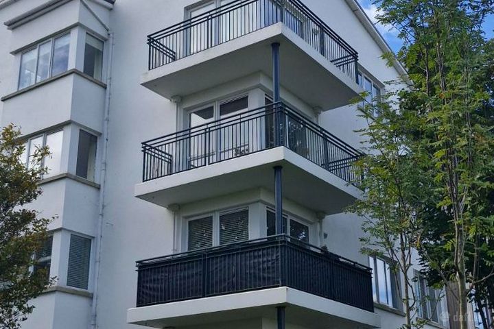 Apartment 105, Rockview, Simons Ridge, Blackglen Road, Sandyford, Dublin 18