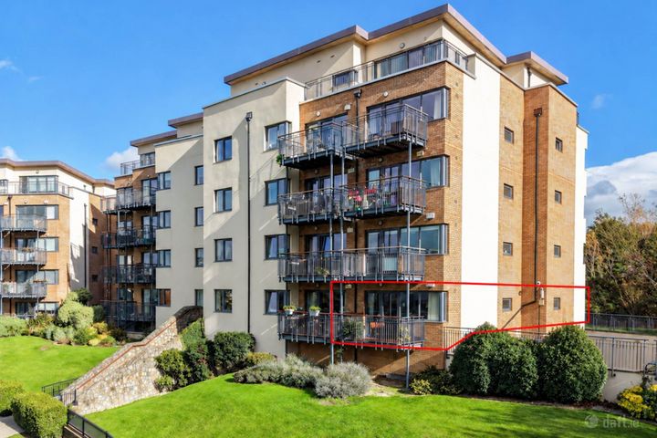 61 The Crescent, Carrickmines Manor, Carrickmines, Dublin 18, Co. Dublin, D18Y567