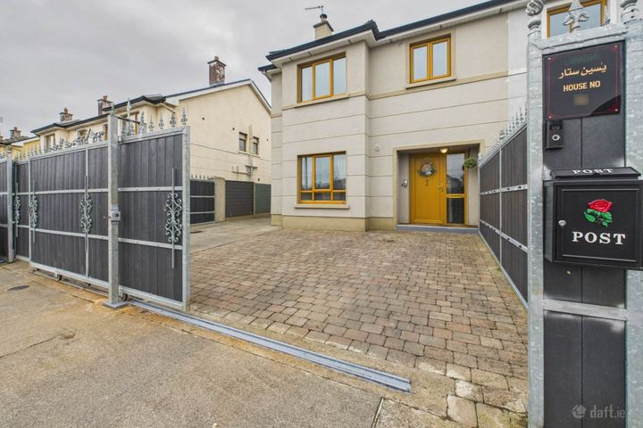 24 Woodstream, Castlerea, Roscommon, Roscommon