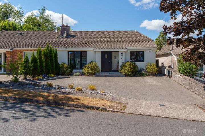 4 Manor Lawn, Thornbury View, Rochestown, Co. Cork, T12XD6C