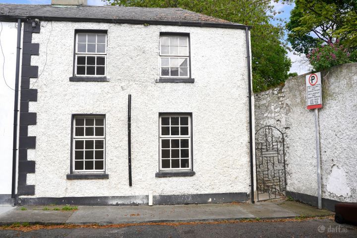 12 The Crescent, Donnybrook Road, Donnybrook, Dublin 4, D04Y3C2