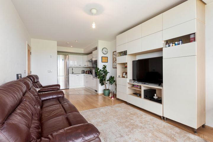 27 Mimosa Hall, Levmoss Park, The Gallops, Leopardstown, Dublin 18, D18FY61 - Photo 2