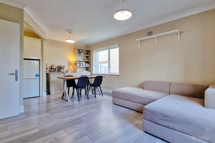 Apartment 13, Block B, Palmerstown Square, Kennelsfort Road Upper, Palmerstown, Dublin 20, D20FC93 - Photo 3