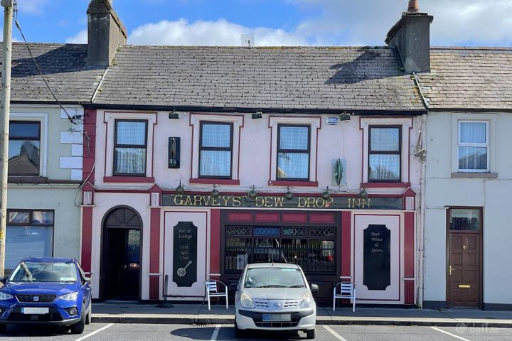 Garvey'S Dew Drop Inn, Market Square, Charlestown, Co. Mayo, F12P583