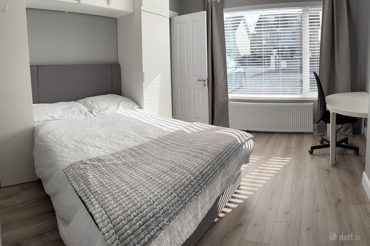 Includes all bills for 2 people Rathbeale Road K67 R290, Swords, Co. Dublin