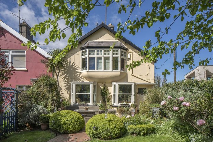 Sharavogue, 5 Corrbridge Tce Claremont Rd, Howth, Dublin 13, Dublin