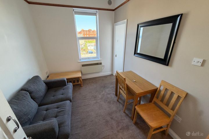 Flat 5, 47 North Circular Road, Dublin 7