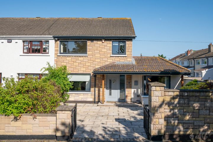 2 Holywell Crescent, Donaghmede, Dublin 13, D13E274