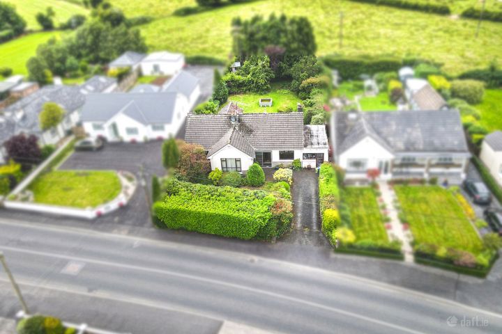 'Lorica', Elphin Rd, Mullaghmore, Carrick-On-Shannon, Co. Roscommon, N41P284
