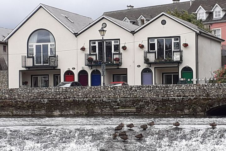 Apartment 1, The Weir Apartments, The Quay, Tinnahinch, Graiguenamanagh, Co. Carlow, R95Y867