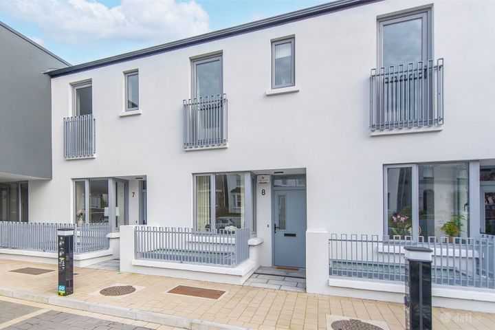 8 The Gallery, Lenaboy Gardens, Salthill, Galway