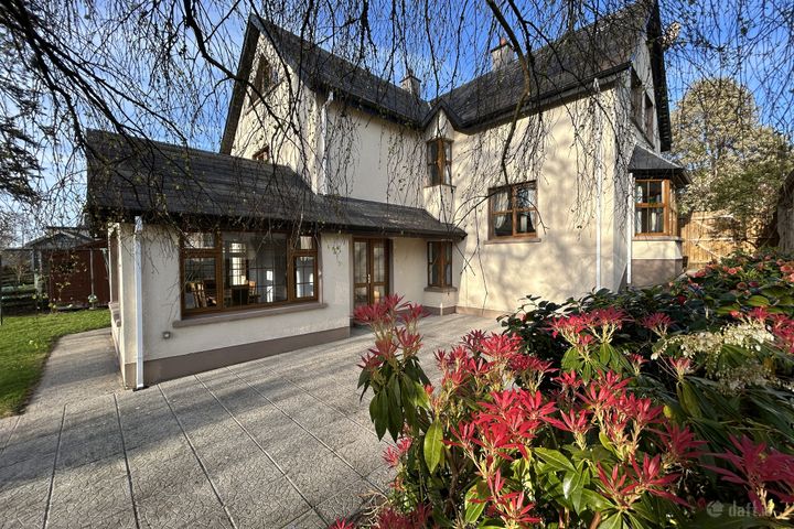 8 Ard Coillte, Ballina, Killaloe, Tipperary