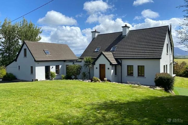Lissavane East, Milltown, Killarney, Co. Kerry, V93H228