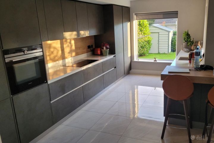 9 Chestnut Grove, Classes Lake, Ovens, Cork, Ballincollig, Co. Cork