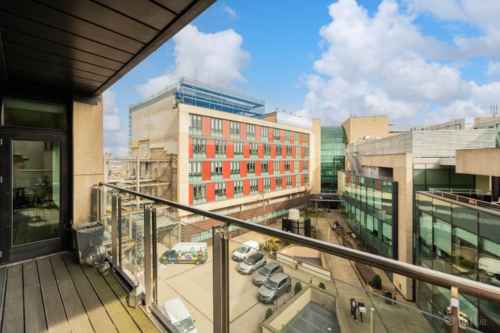 Apartment 402, Beacon One, Beacon Court, Bracken Road, Sandyford, Dublin 18, D18EV29 - Photo 2