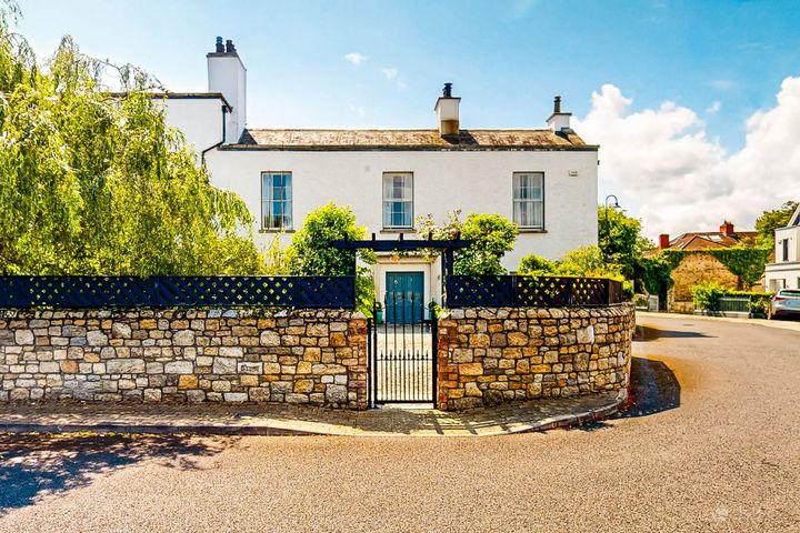 The Lodge, 1 Silveracre Avenue, Rathfarnham, Dublin 16, D16V802