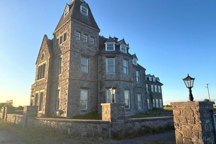 Errew House, Castlehill, Ballina, Co. Mayo, F26WK27