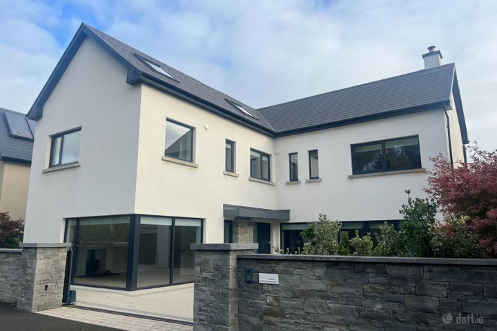 6 Chestnut Crescent, Castlelake, Carrigtwohill, Co. Cork