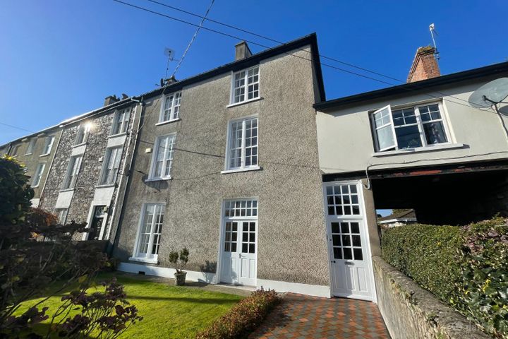 "Monavale", 2 Thomas Street, Fermoy, Co. Cork, P61NY77