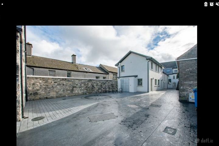 2 Downe's Court, Downe's Lane, Bishop's Gate Stree, Mullingar, Co. Westmeath