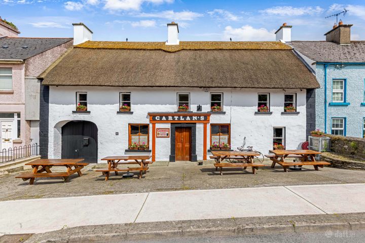 Gartlan's, The Thatch, Lower Main Street, Kingscourt, Co. Cavan, A82A0D9
