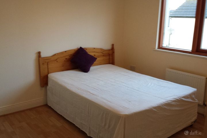 Hunterswood, Ballycullen, Dublin 16