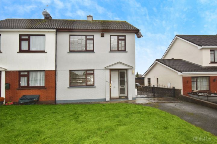 4 The Crescent, Owenabue Heights, Carrigaline, Co. Cork, P43F795