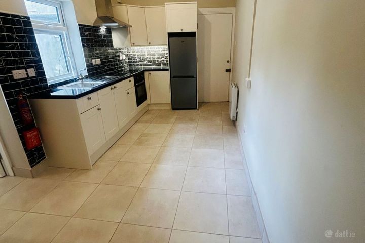 33 Ravensdale Park, Kimmage, Dublin 12