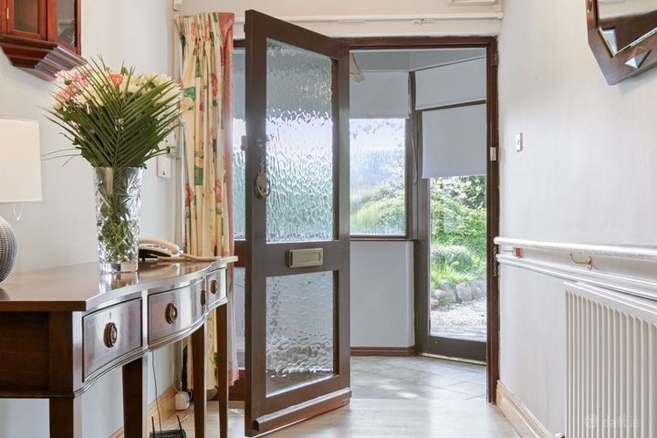 Rathleigh, Newtown Lane, Mount Venus Road, Rathfarnham, Dublin 16, D16FX58 - Photo 3