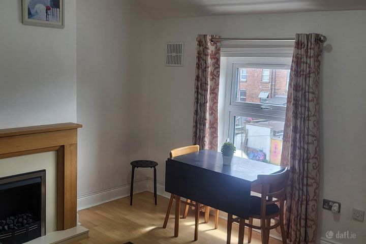 Flat 5, 31 Cabra Park, Phibsborough, Dublin 7