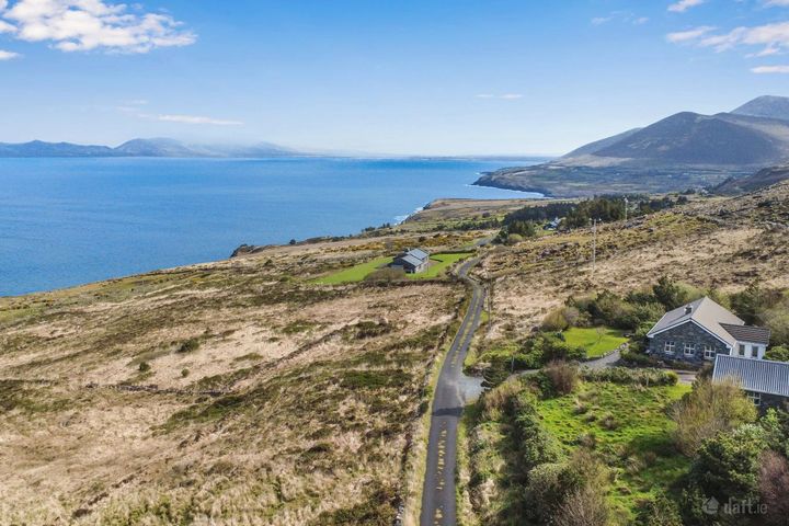 Roads, Kells West, Cahersiveen, Co. Kerry, V23X211