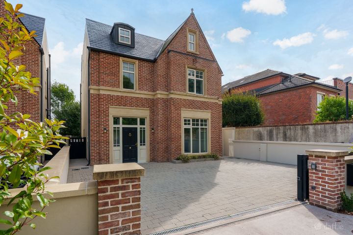 Cuan, Well Road, Douglas, Co. Cork, T12HX2K