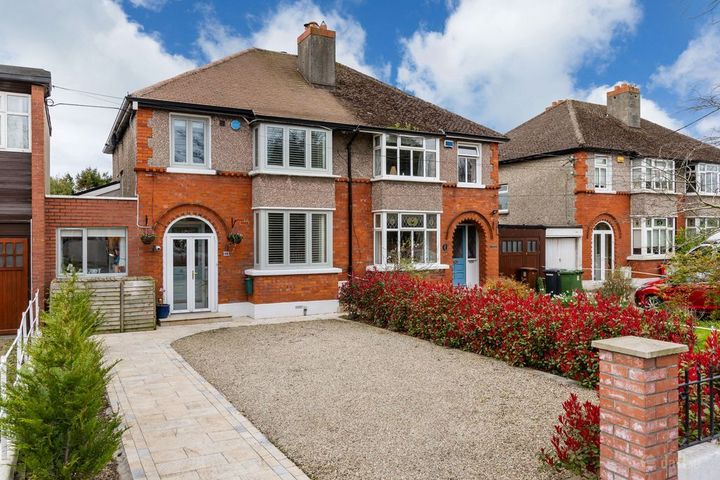 275 Collins Avenue, Whitehall, Dublin 9, D09TF30