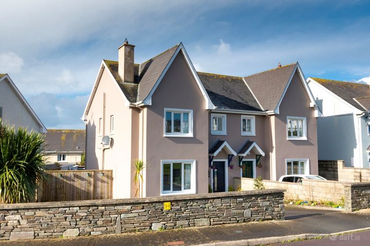 32 The Hawthorns, P81TR82