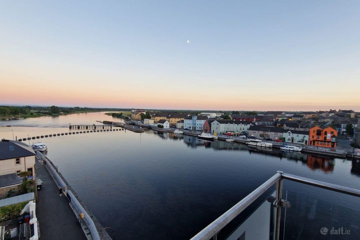 Custume Pier, Custume Place, Athlone, Co. Westmeath