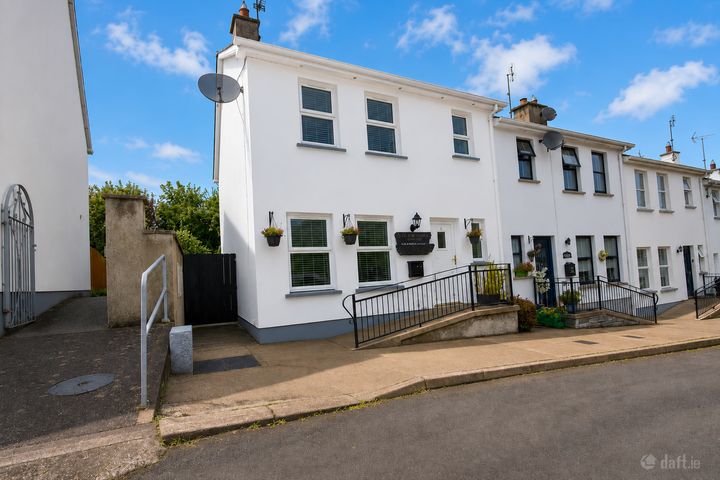 Flo & Oscars Cottage, 1 Back Lane, Ramelton, Co. Donegal, F92Y030