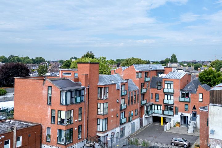 2 St. James's Place , Inchicore, Dublin 8, D08C3NE